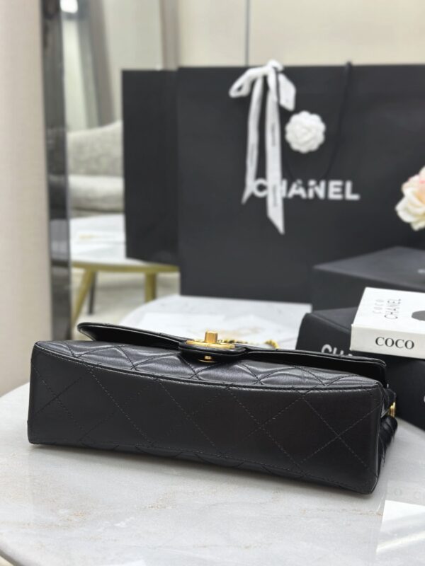 CHANEL 25P Pearl handle chain flap bag
