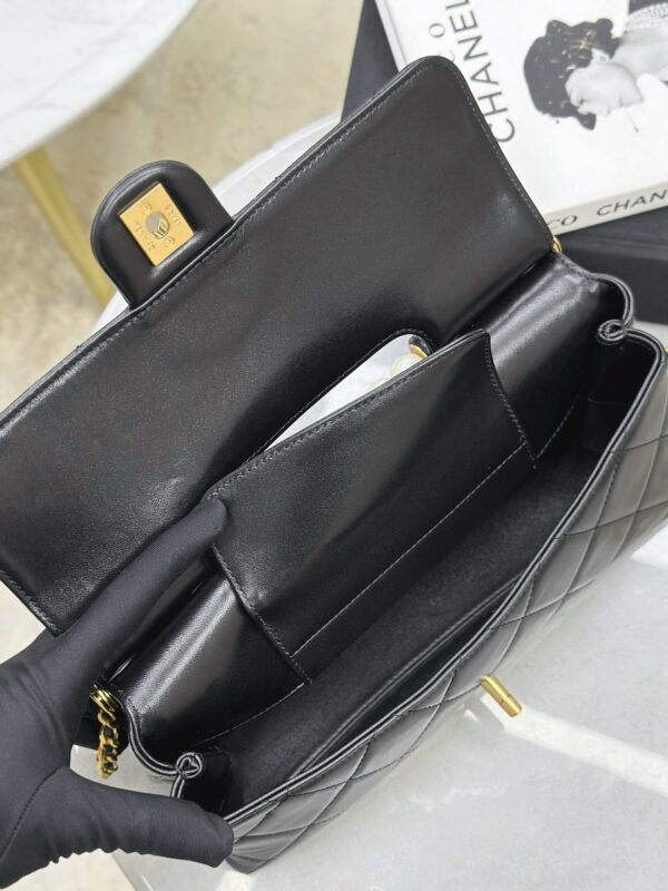 CHANEL 25P Pearl handle chain flap bag