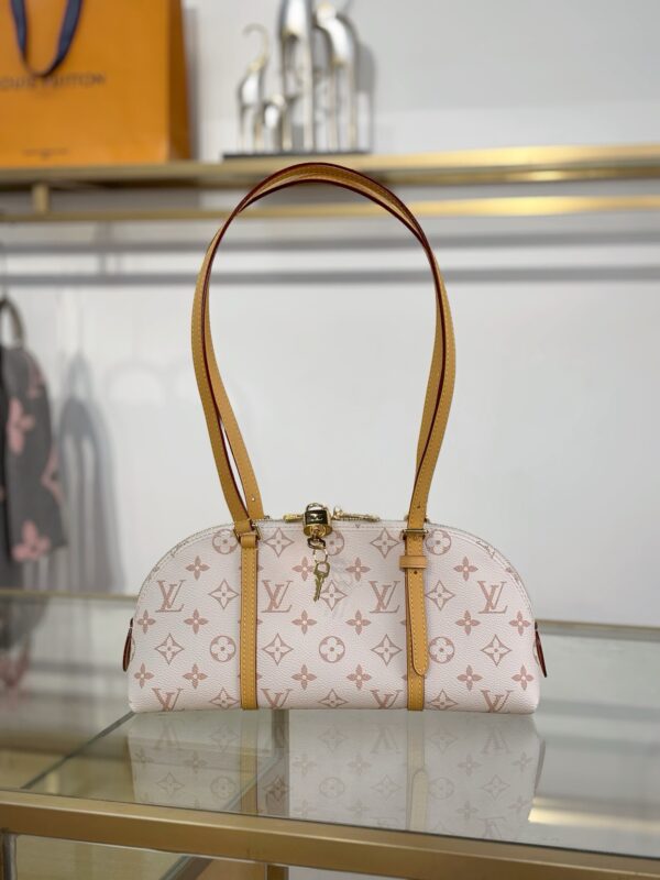 LV Squire East-West M2A457