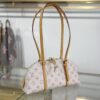 LV Squire East-West M2A457