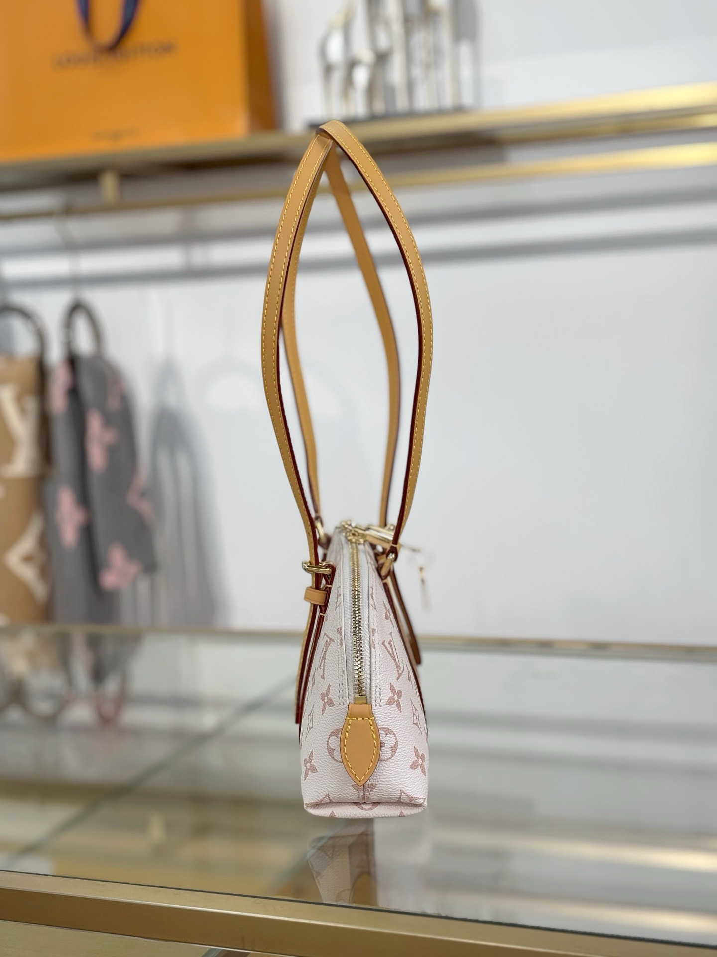 IMG_9379 MIUMIU Canvas and leather backpack - 图片 3