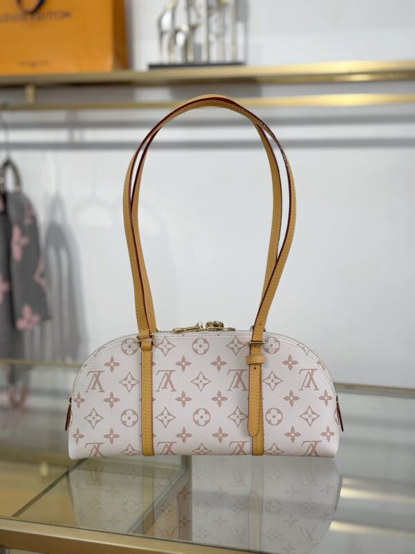 LV Squire East-West M2A457