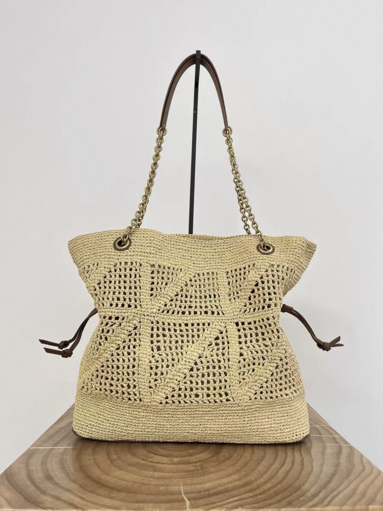 Screenshot YSL JAMIE SHOPPING in raffia in Beige - 图片 4