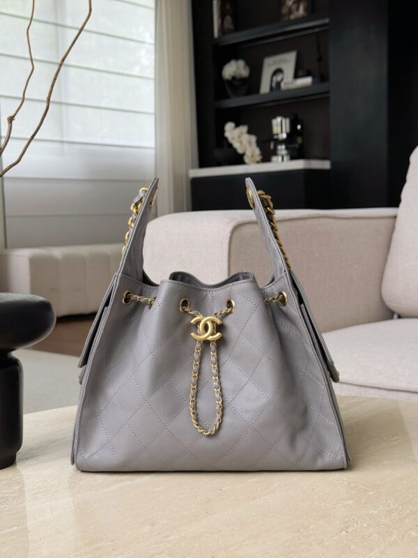CHANEL 25Bag Caviar leather In Grey