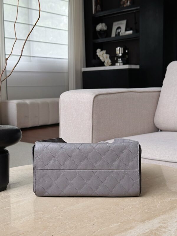 CHANEL 25Bag Caviar leather In Grey