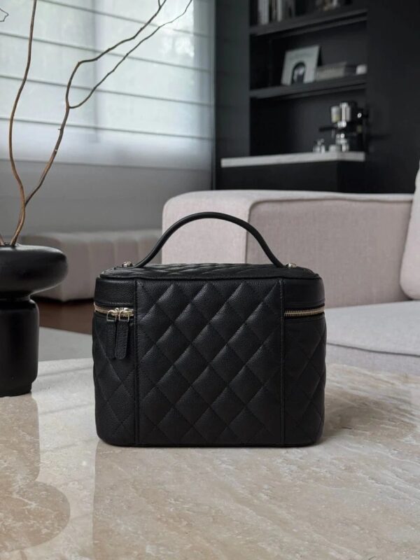 CHANEL 22S Vanity Bag
