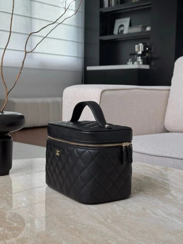 CHANEL 22S Vanity Bag