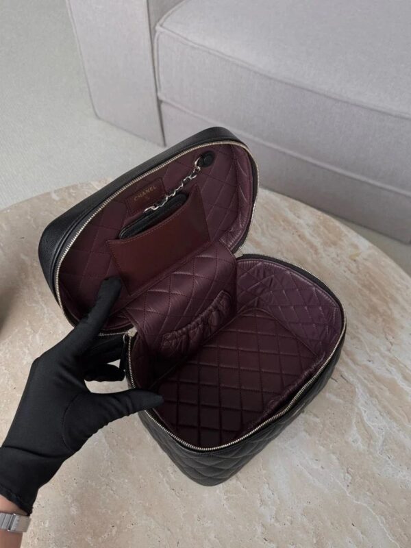 CHANEL 22S Vanity Bag