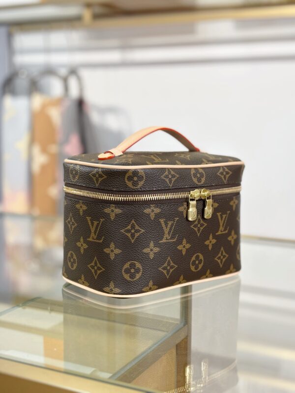 lv nice vanity bag