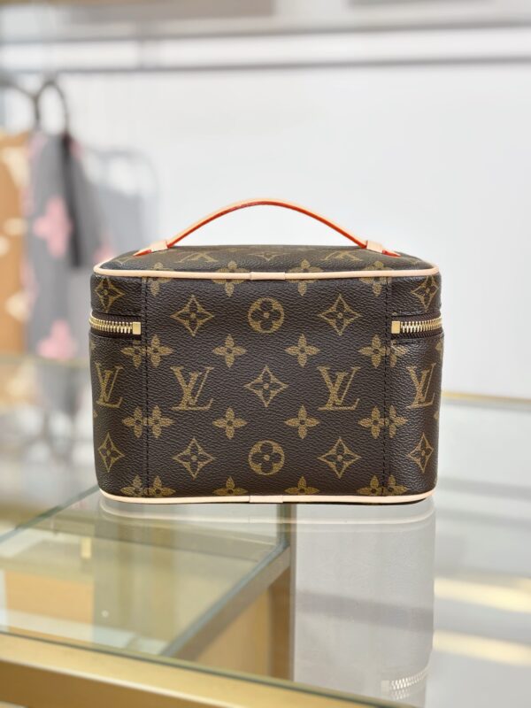 lv nice vanity bag