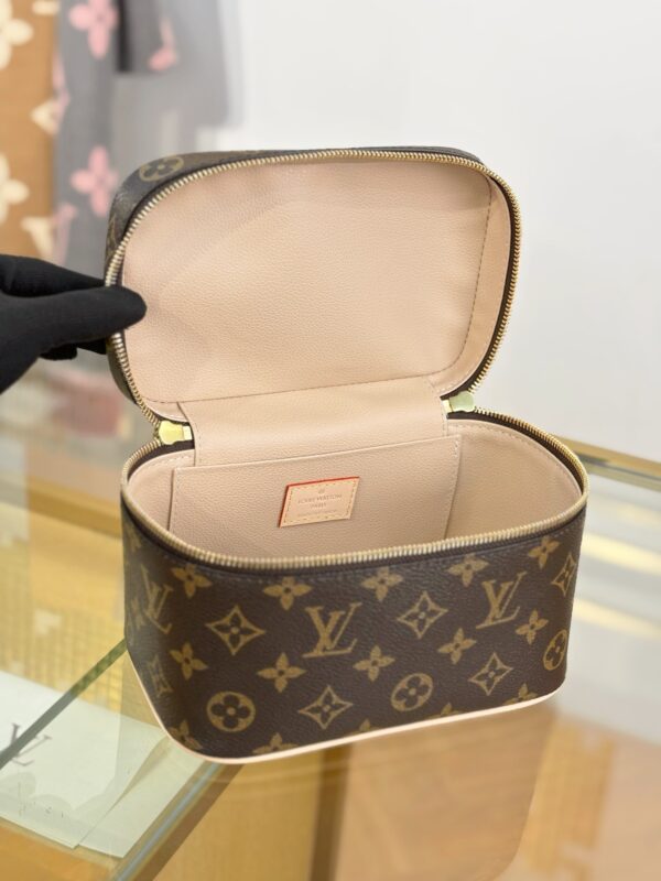lv nice vanity bag