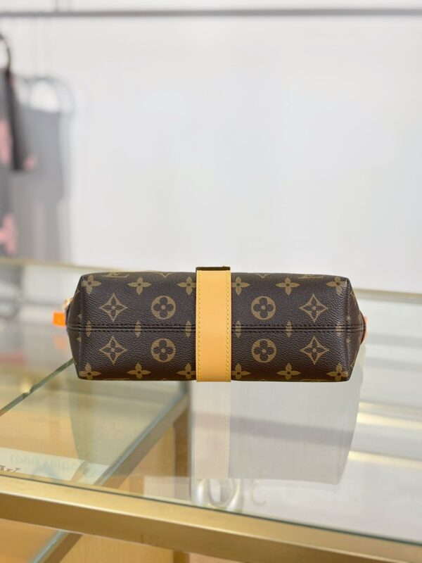 lv pochette mia m26191