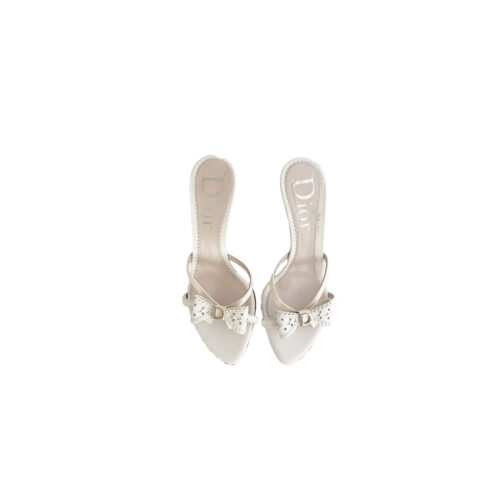 DIOR vintage christian dior 2000s white ‘d’ bow heels