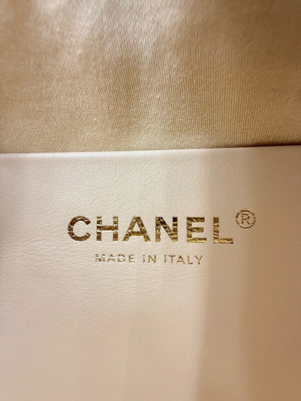 chanel 25 mini handbag lambskin