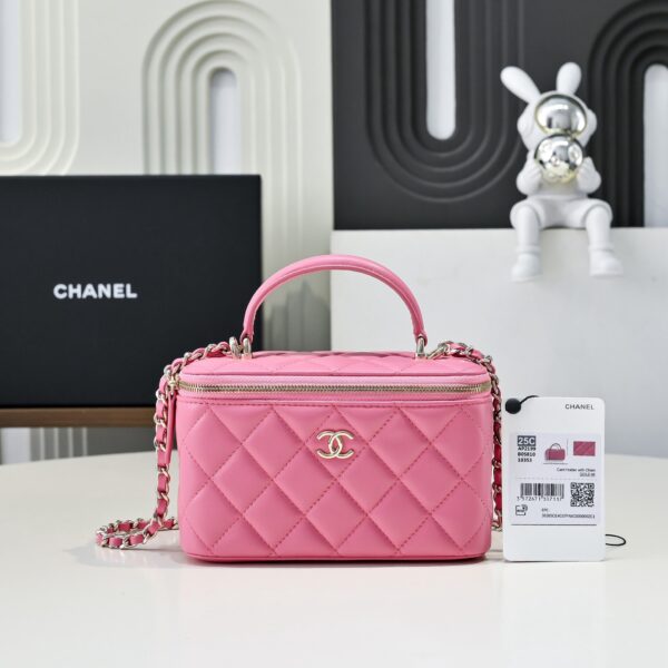 chanel glossy lambskin vanity bag