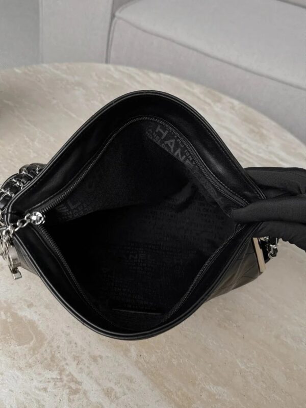 chanel vintage hobo bag small
