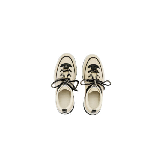 CHANEL 25C lacing flat low top casual sneakers