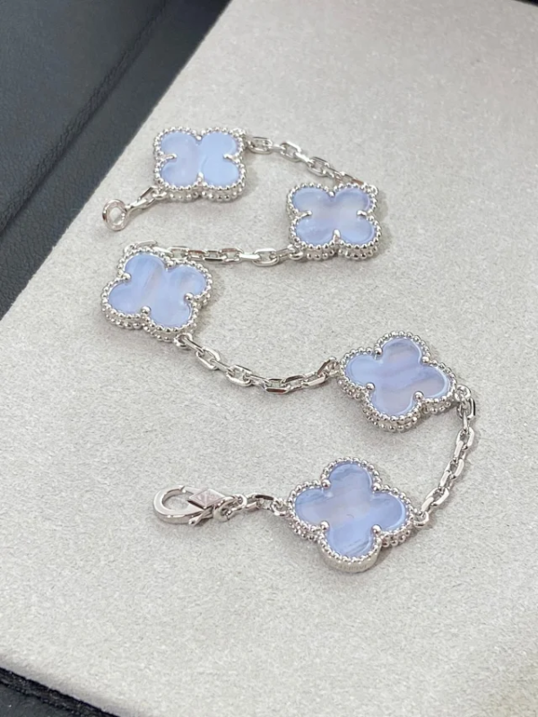 VCA Vintage Alhambra pendant-Purple Chalcedony