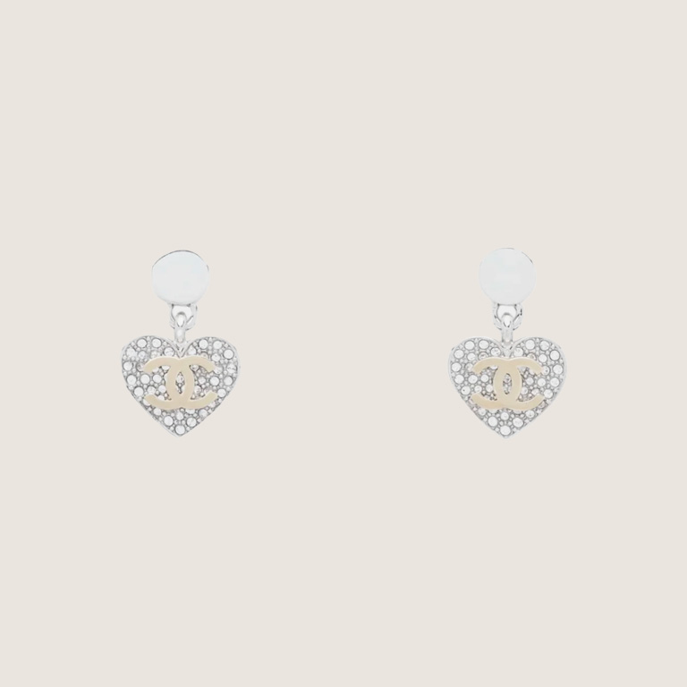 vjhipfvv CHANEL Heart Pendant Set