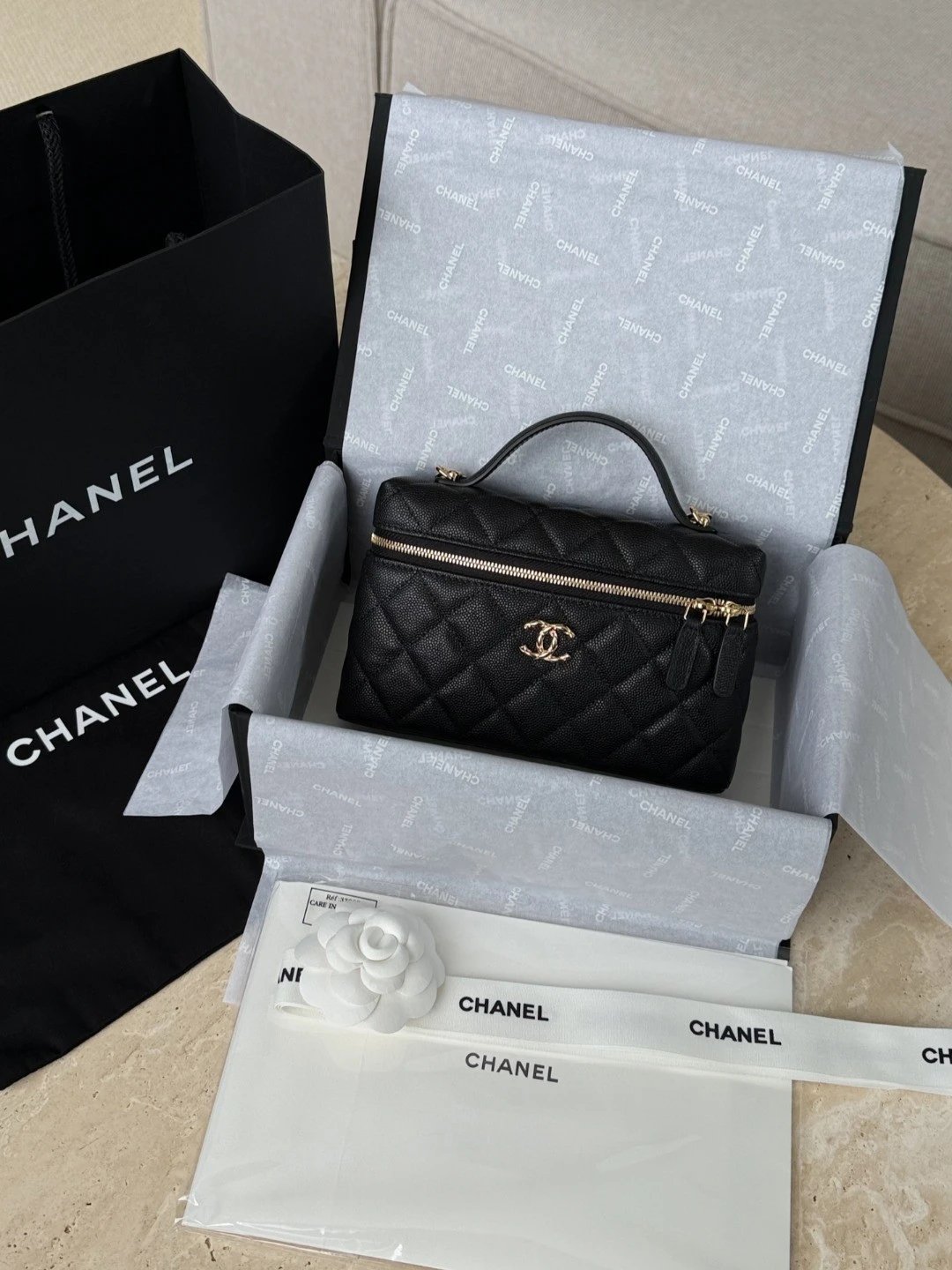 CHANEL 26C Vanity with chain IMG 0537