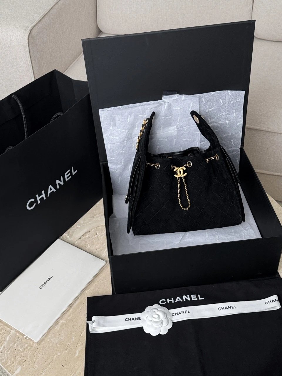 CHANEL 25 Hobo Bag Suede in black IMG 0606