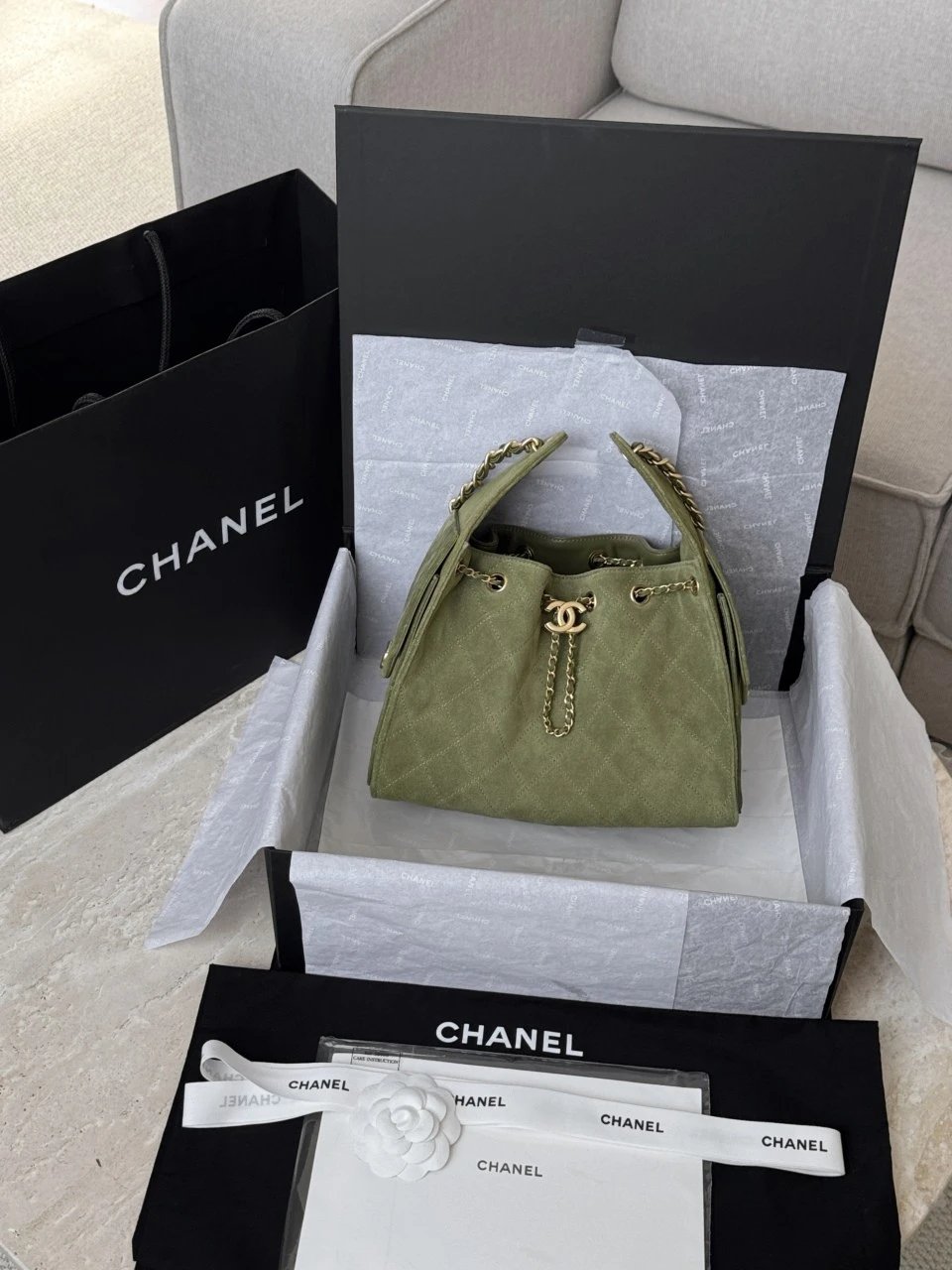 CHANEL 25 Hobo Bag Suede-Grass Green IMG 0656