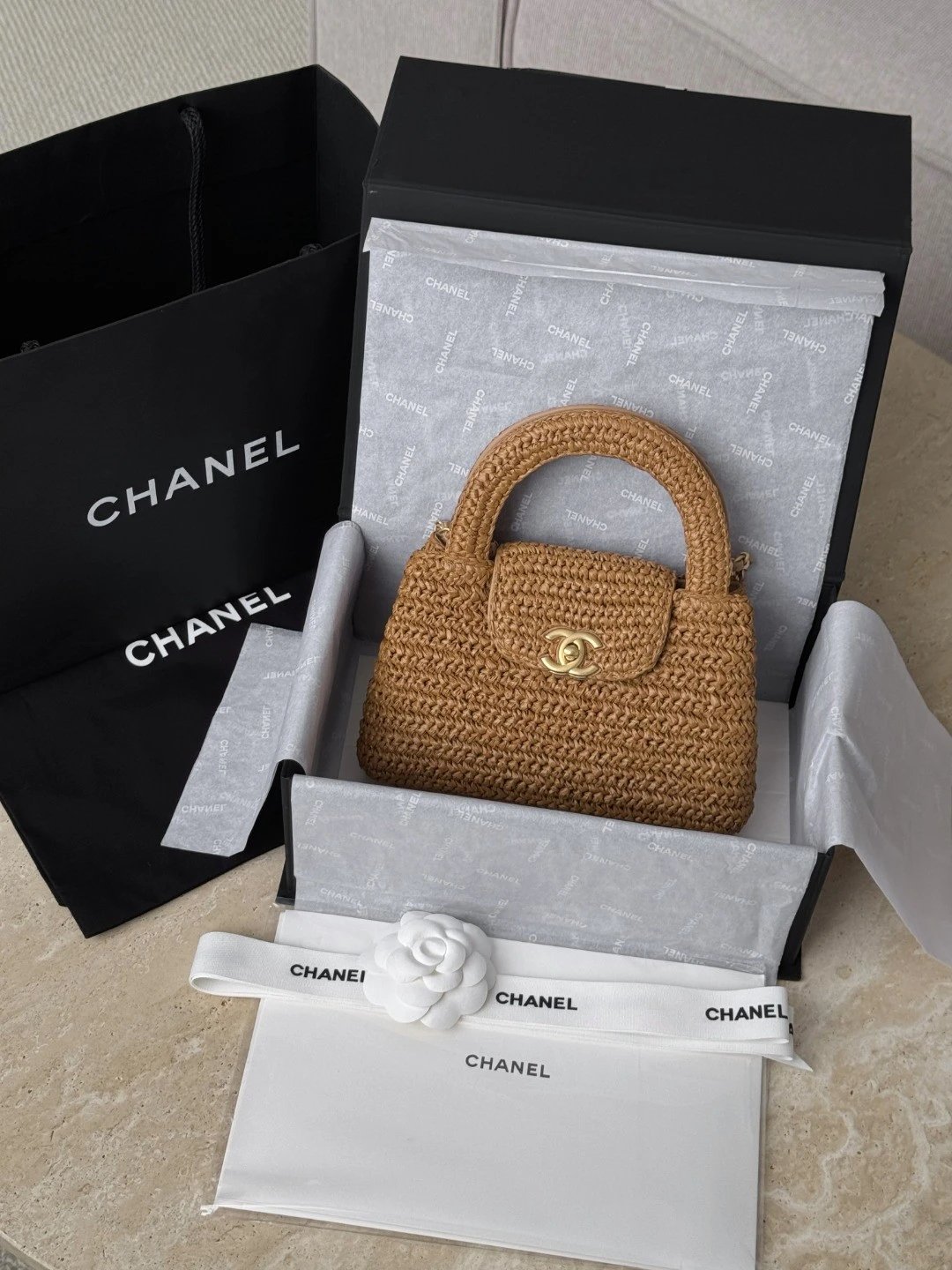 CHANEL Mini shopping bag, Braided raffia IMG 6030