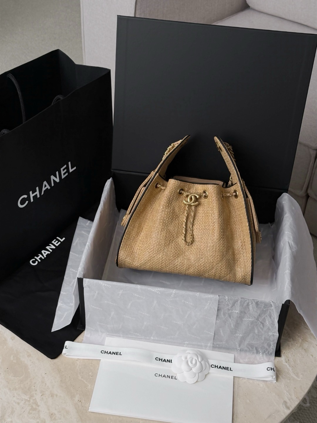 CHANEL MINI 25 Hobo Bag Beige Raffia and Black Calfskin IMG 9027